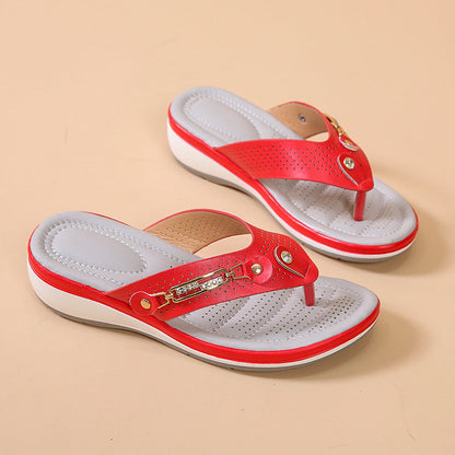 Metal Buckle Beach Flip-flops